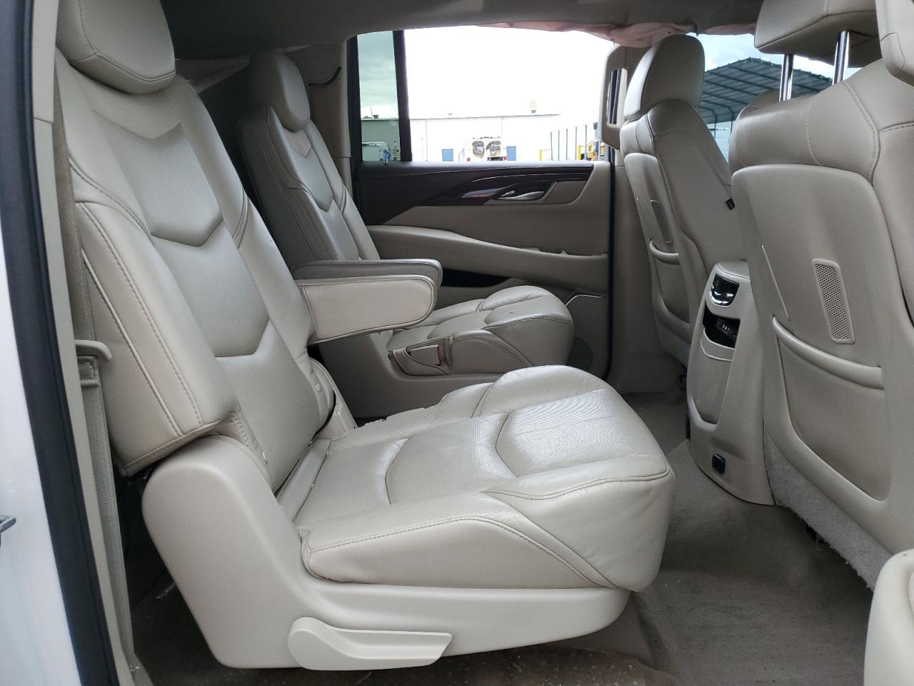 2016 CADILLAC ESCALADE ESV PREMIUM photo 10
