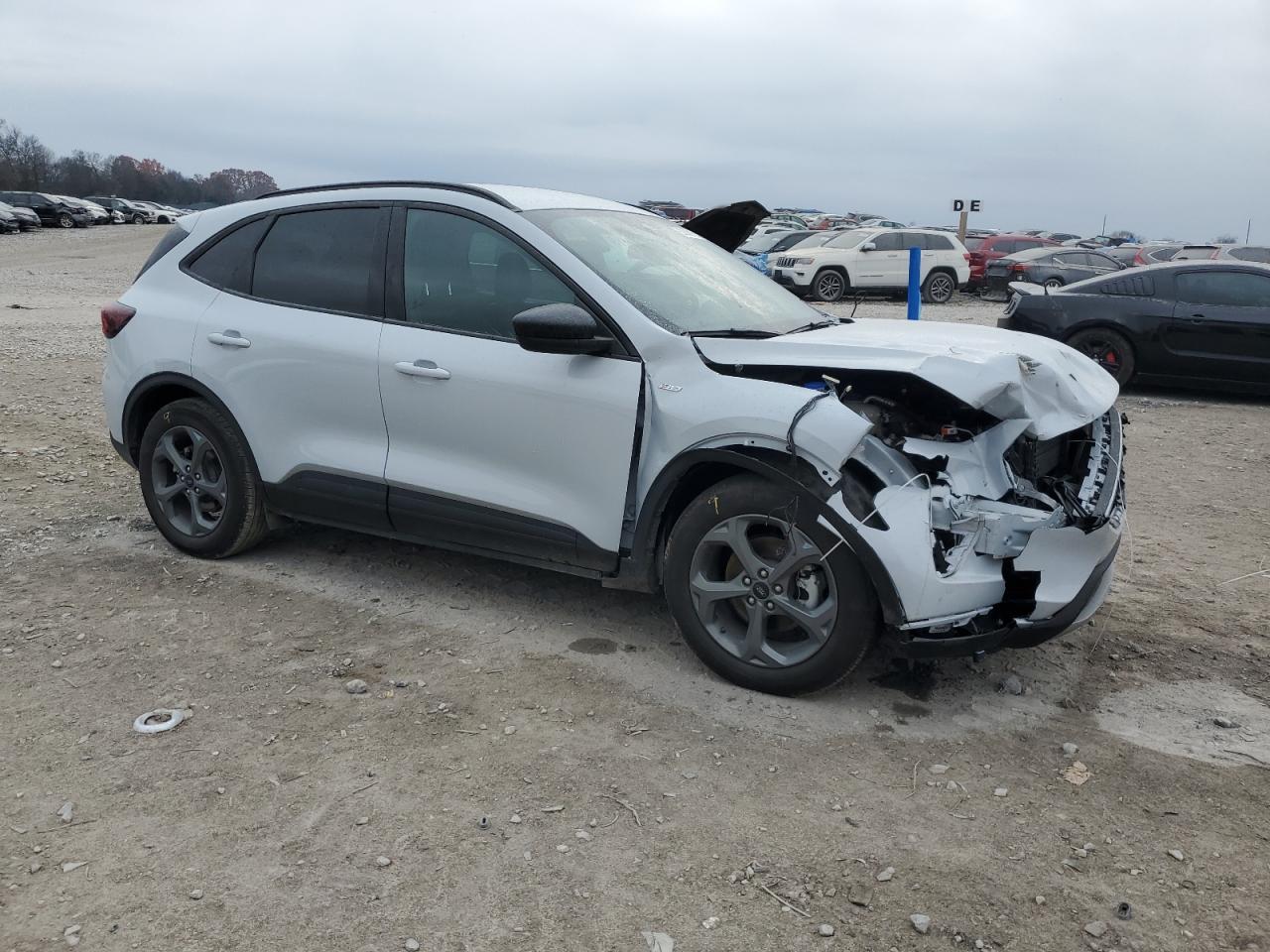 2025 FORD ESCAPE ST LINE photo 4