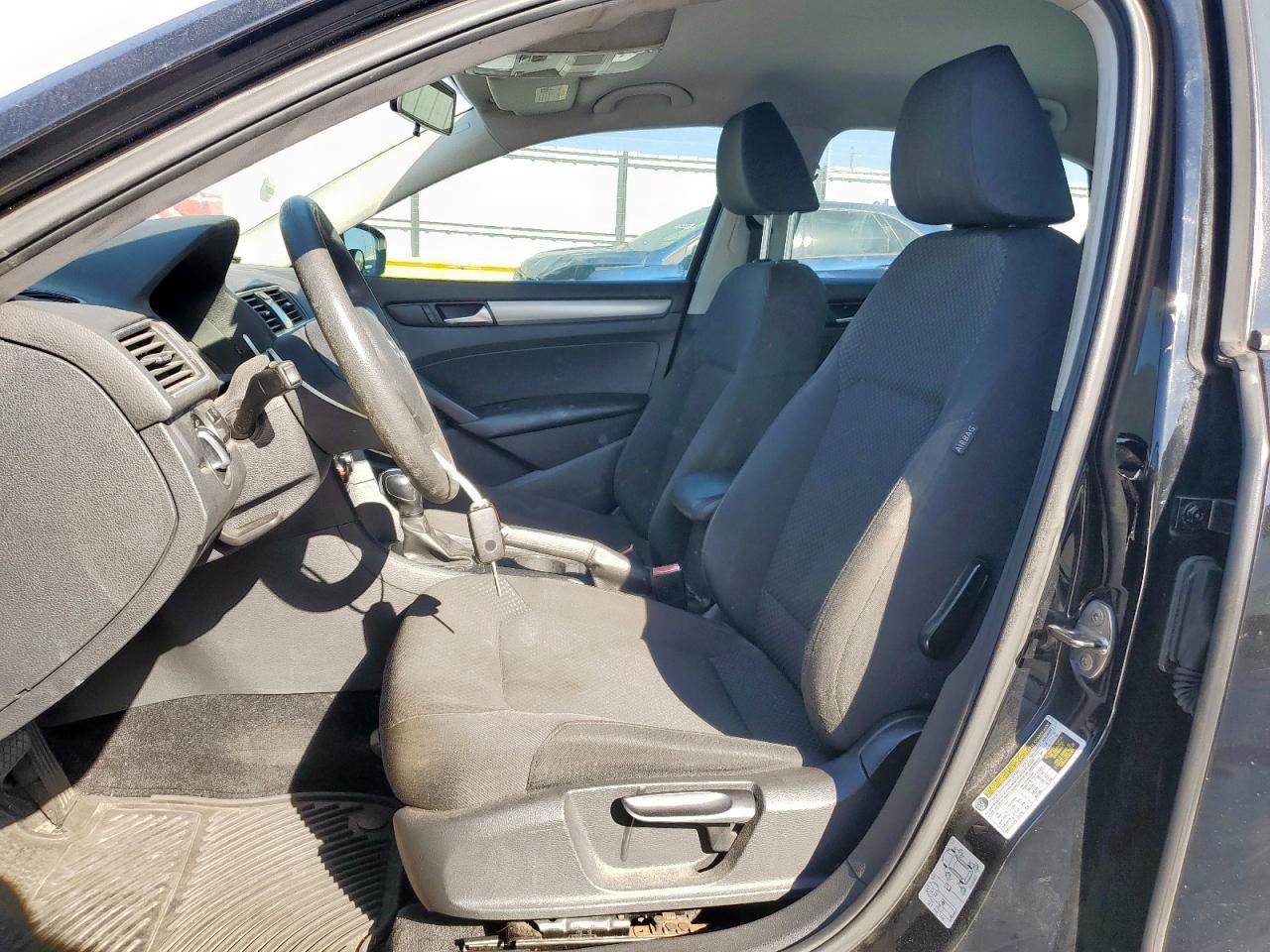 2014 VOLKSWAGEN PASSAT photo 13