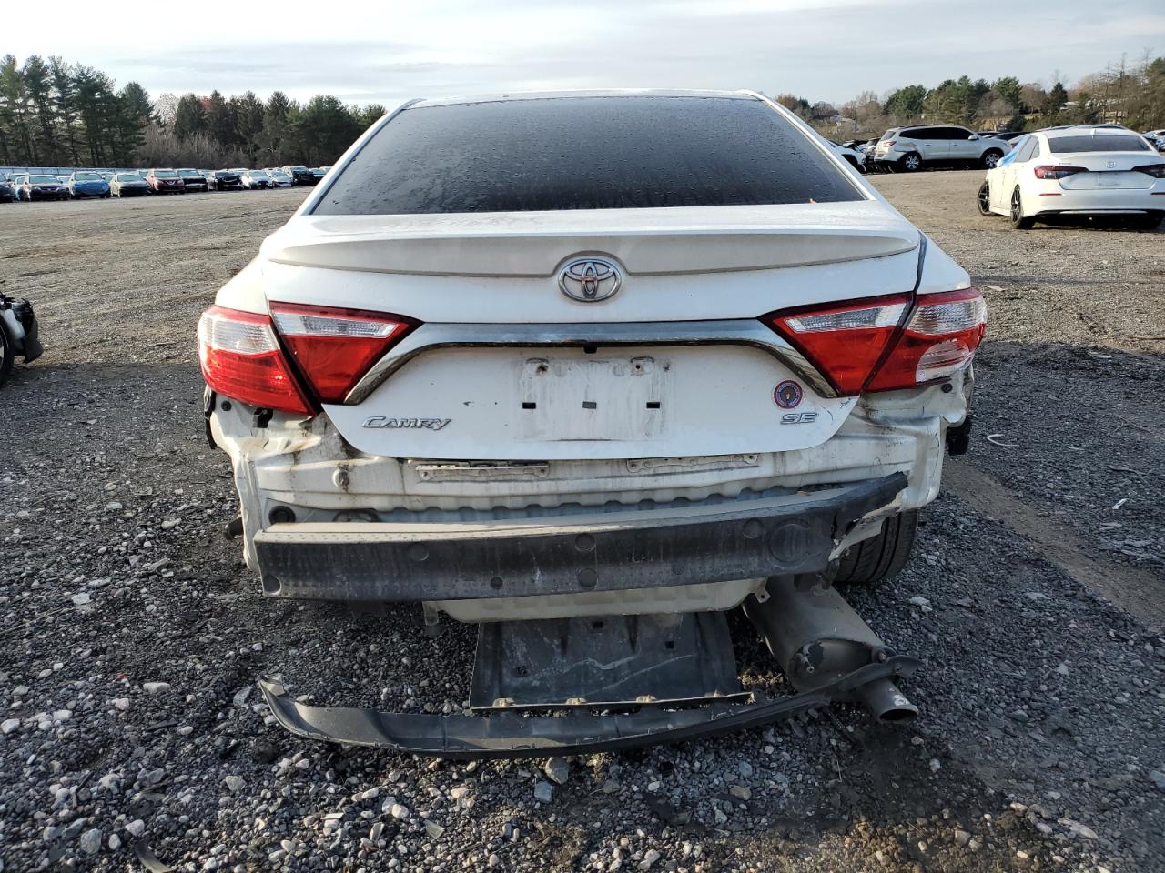 2017 TOYOTA CAMRY photo 6