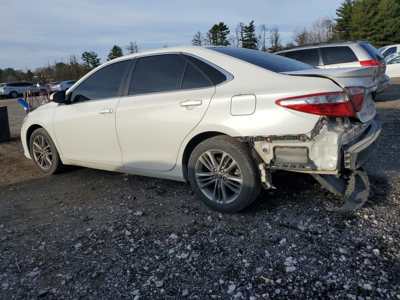 2017 TOYOTA CAMRY photo 2