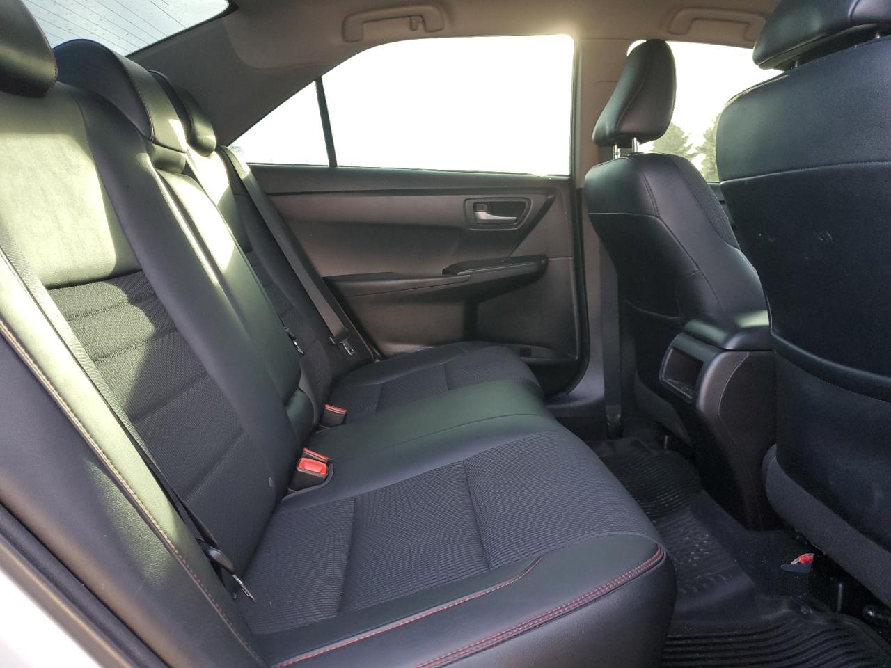 2017 TOYOTA CAMRY photo 10