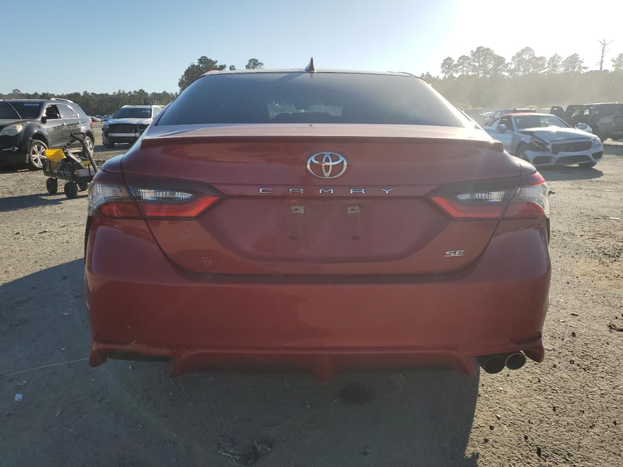 2021 TOYOTA CAMRY SE photo 6