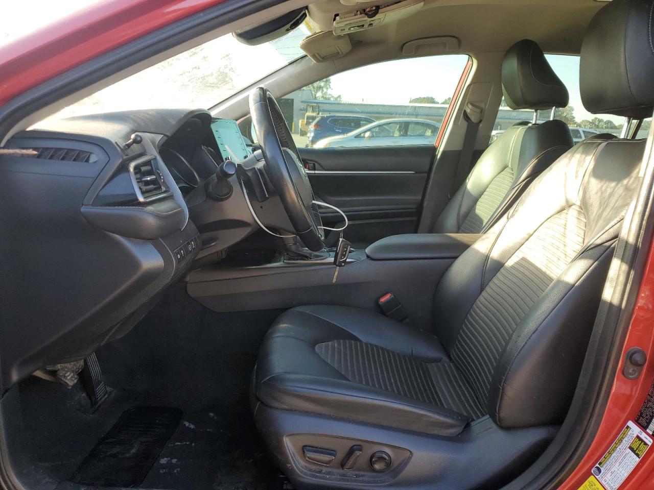 2021 TOYOTA CAMRY SE photo 7