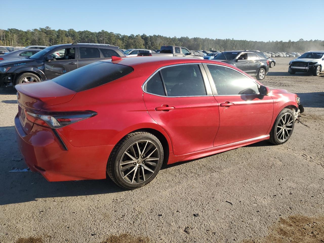 2021 TOYOTA CAMRY SE photo 3