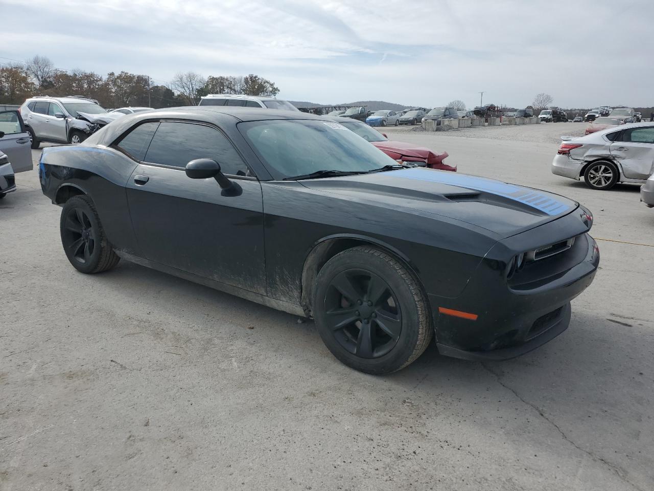 2016 DODGE CHALLENGER SXT photo 4