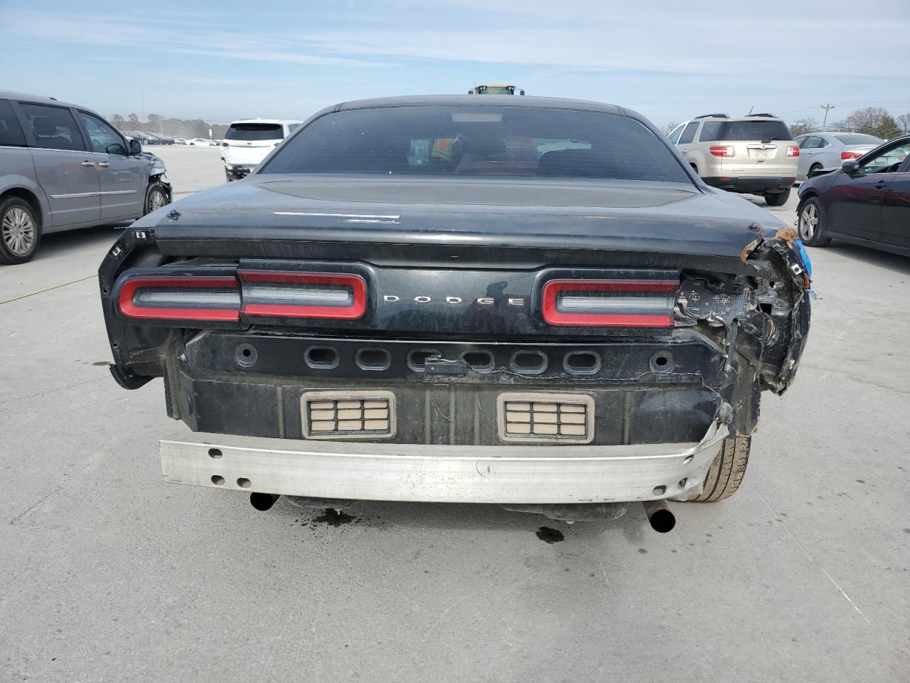 2016 DODGE CHALLENGER SXT photo 6