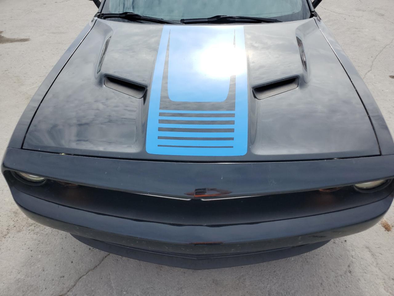 2016 DODGE CHALLENGER SXT photo 11