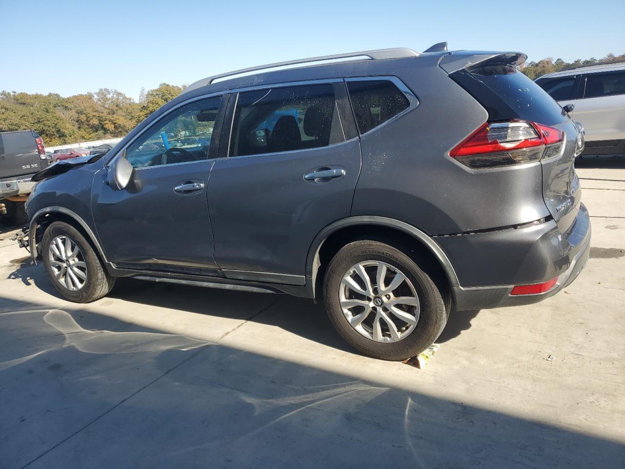 2017 NISSAN ROGUE SV photo 4