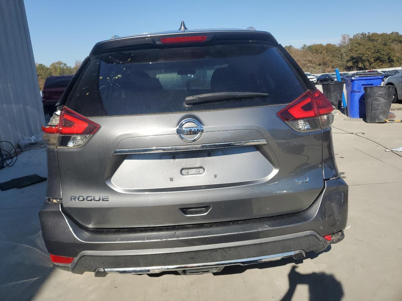 2017 NISSAN ROGUE SV photo 16