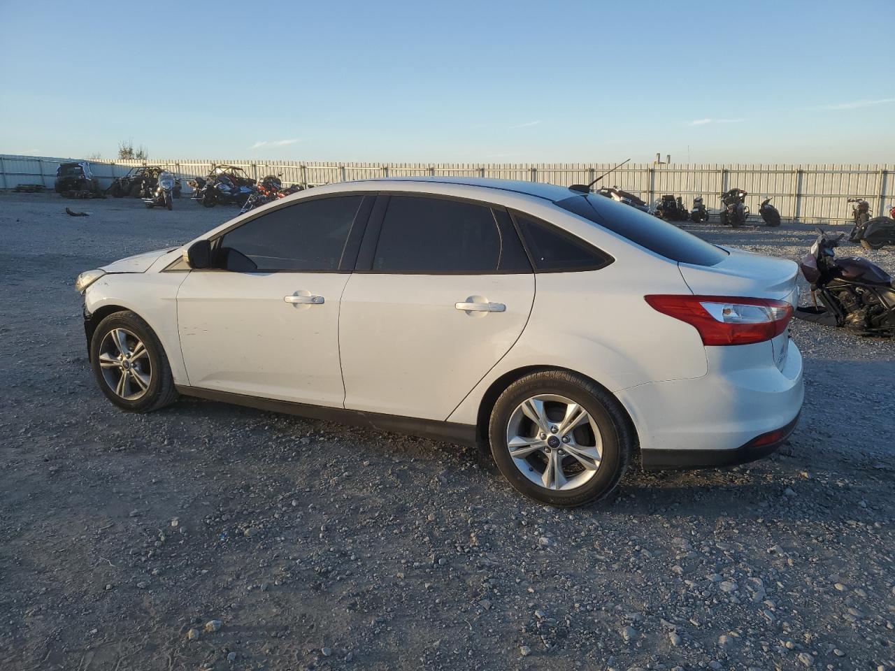 2014 FORD FOCUS SE photo 3