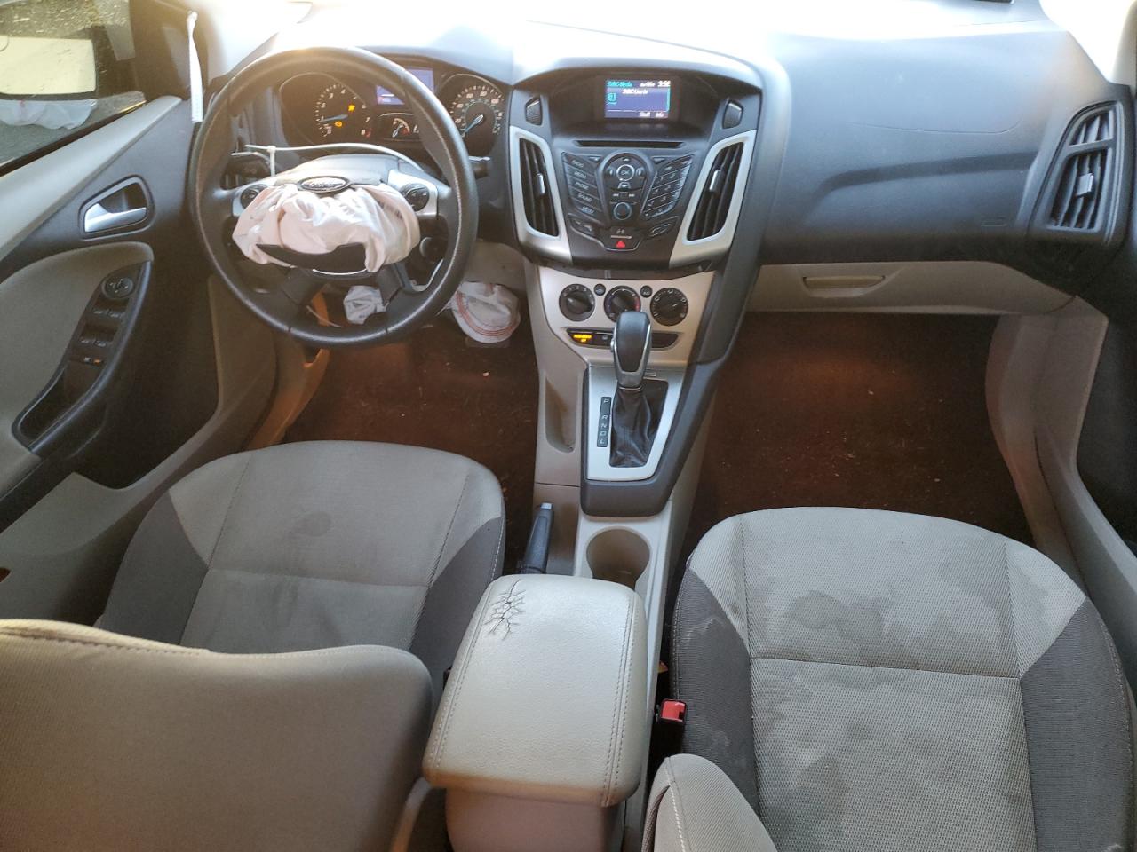 2014 FORD FOCUS SE photo 15