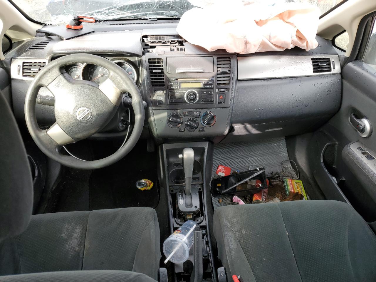 2011 NISSAN VERSA S photo 8