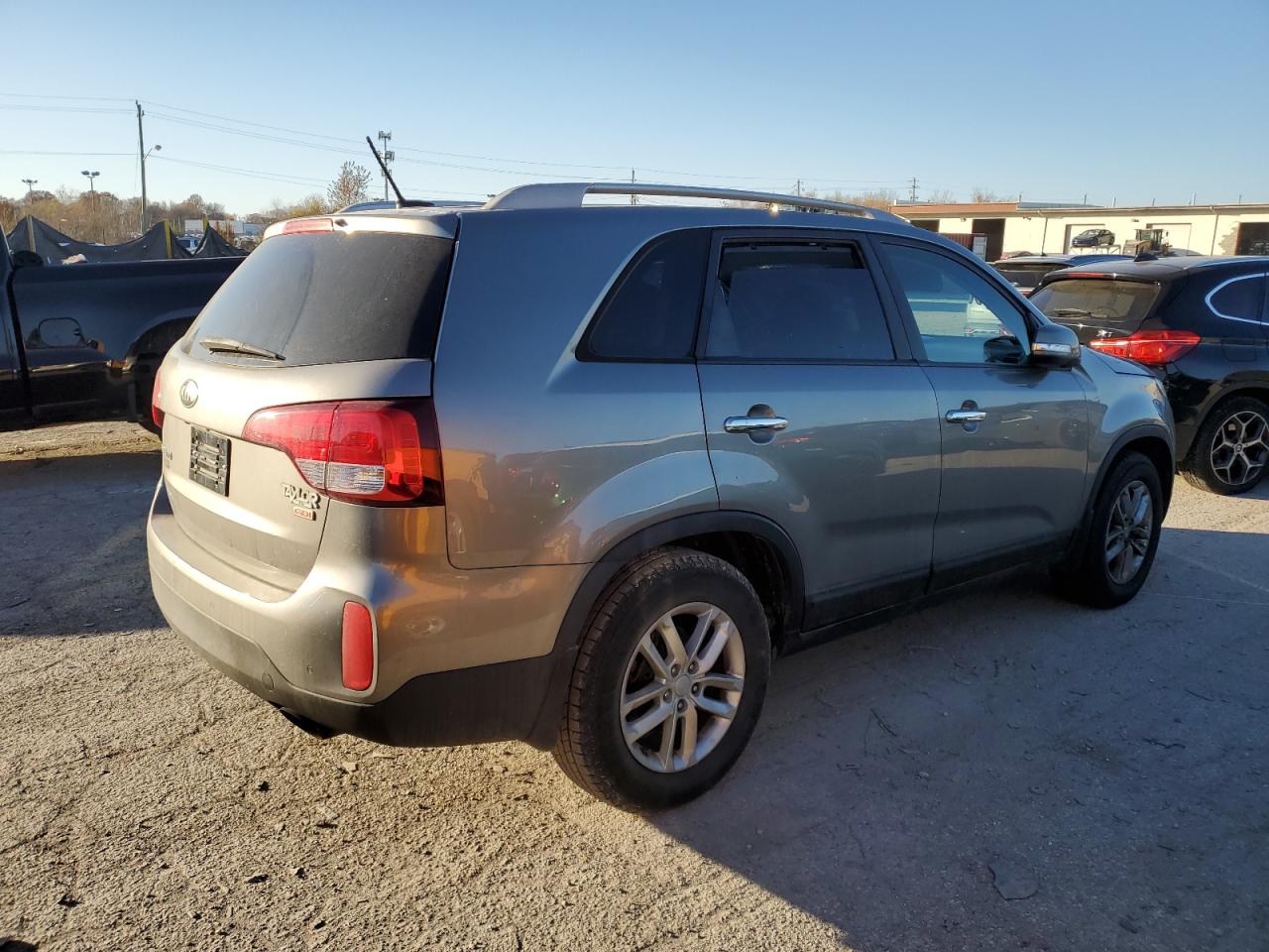 2015 KIA SORENTO LX photo 3