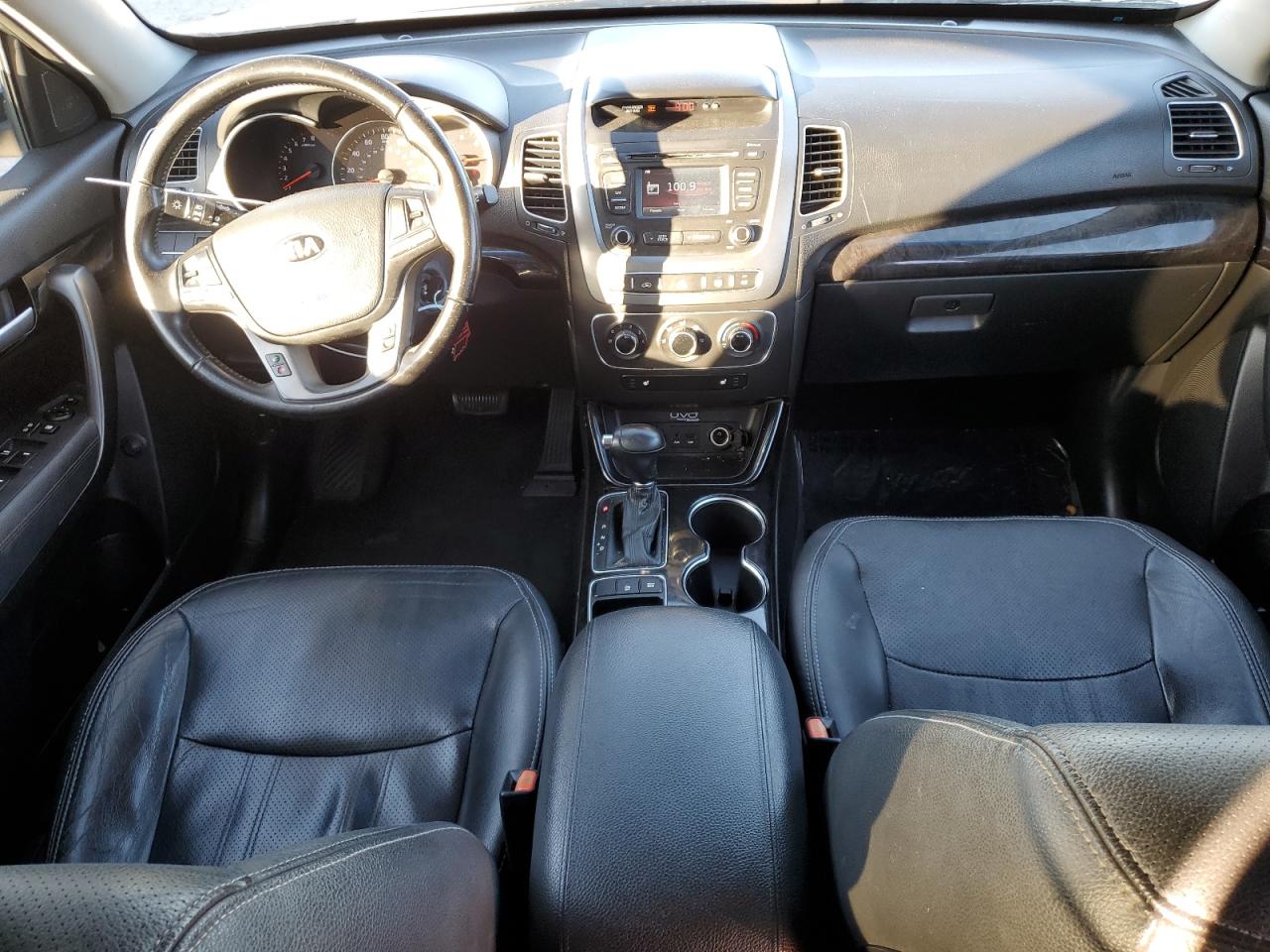 2015 KIA SORENTO LX photo 8