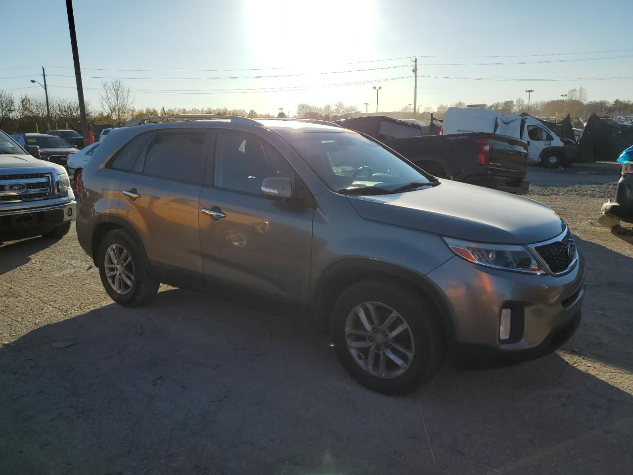 2015 KIA SORENTO LX photo 4