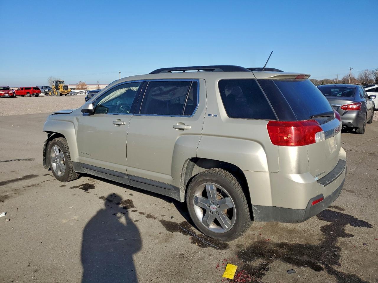 2013 GMC TERRAIN SLE photo 2