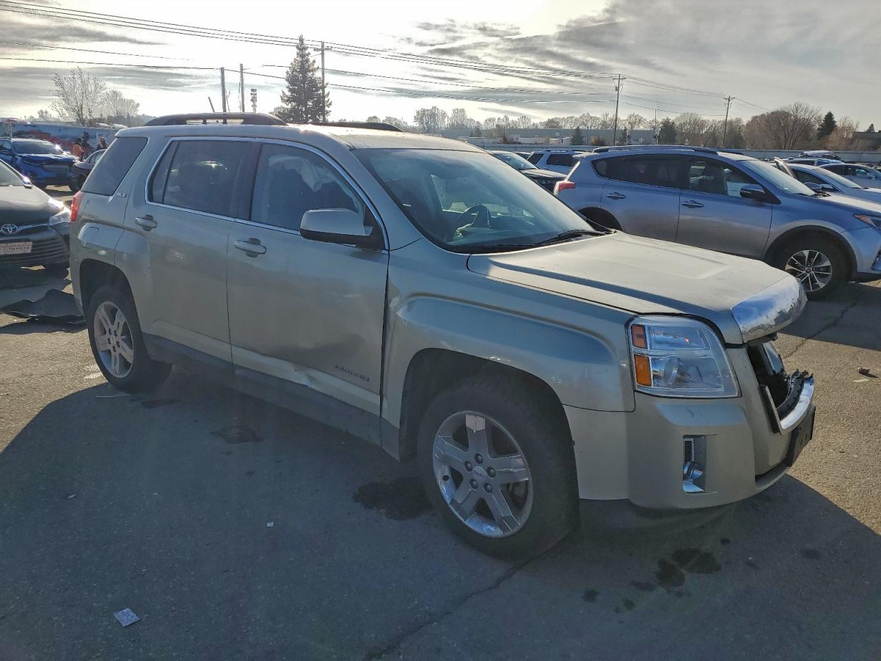 2013 GMC TERRAIN SLE photo 4