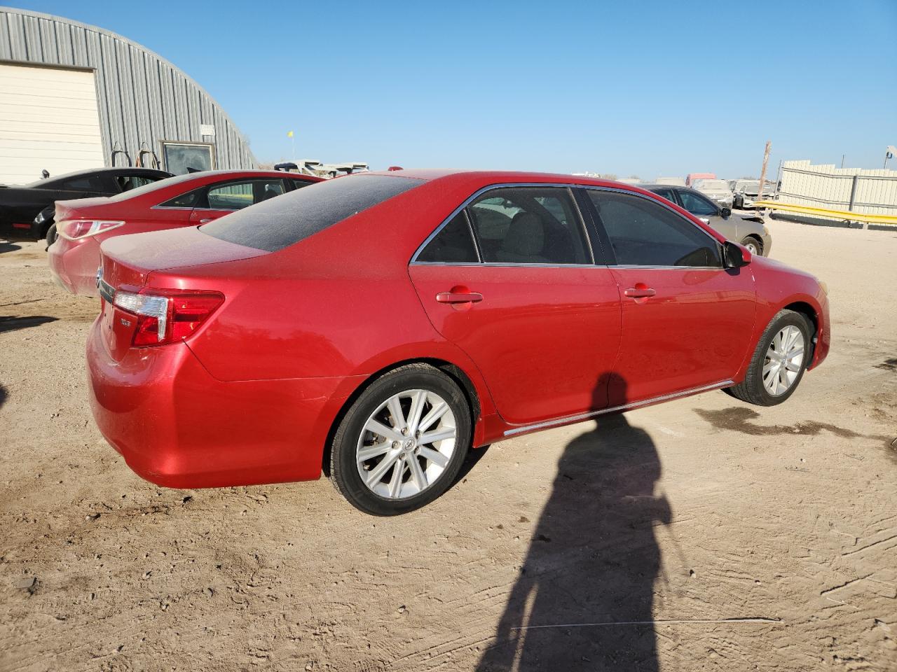 2014 TOYOTA CAMRY photo 3