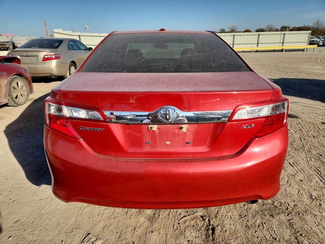 2014 TOYOTA CAMRY photo 6