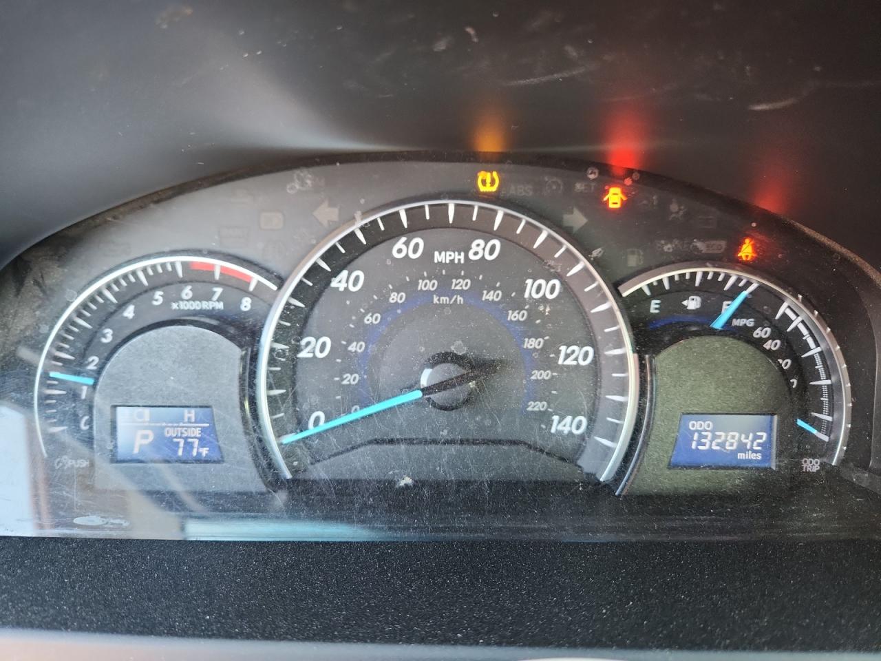 2014 TOYOTA CAMRY photo 9