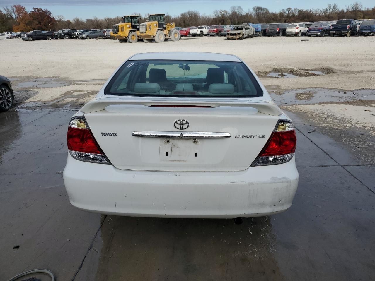 2006 TOYOTA CAMRY LE photo 6