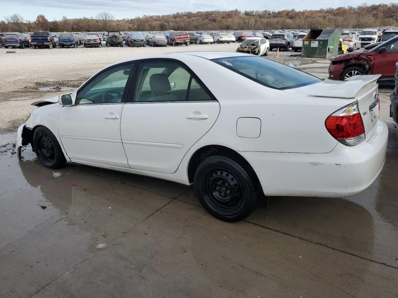 2006 TOYOTA CAMRY LE photo 2
