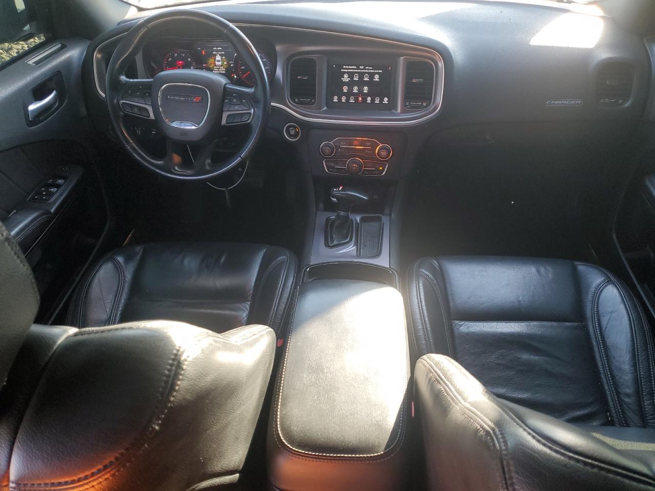 2020 DODGE CHARGER SXT photo 8