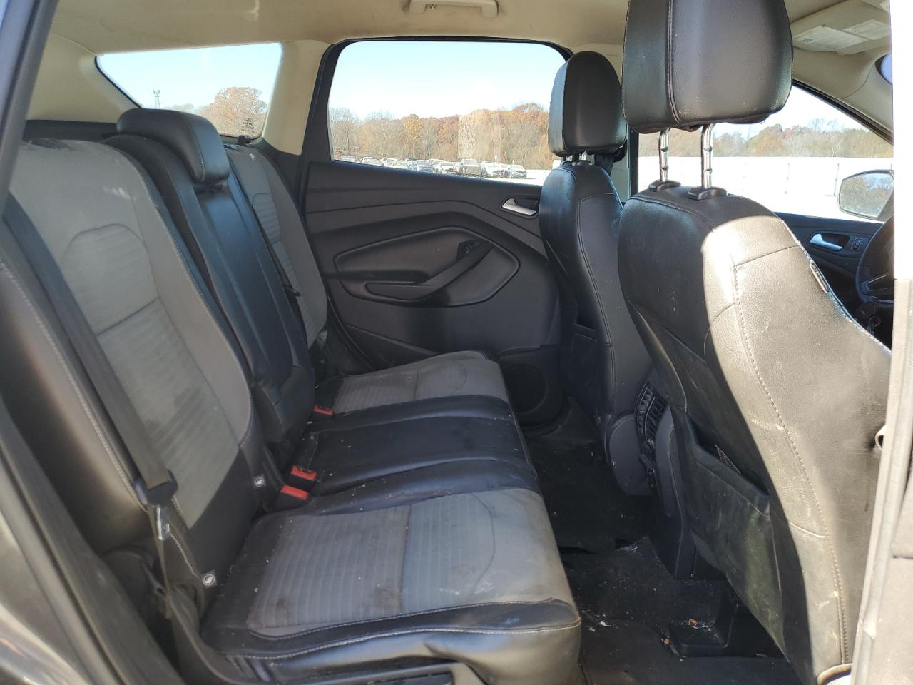 2017 FORD ESCAPE SE photo 10