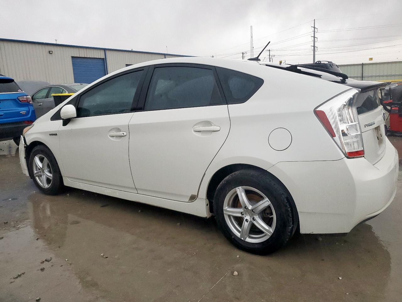 2011 TOYOTA PRIUS photo 4