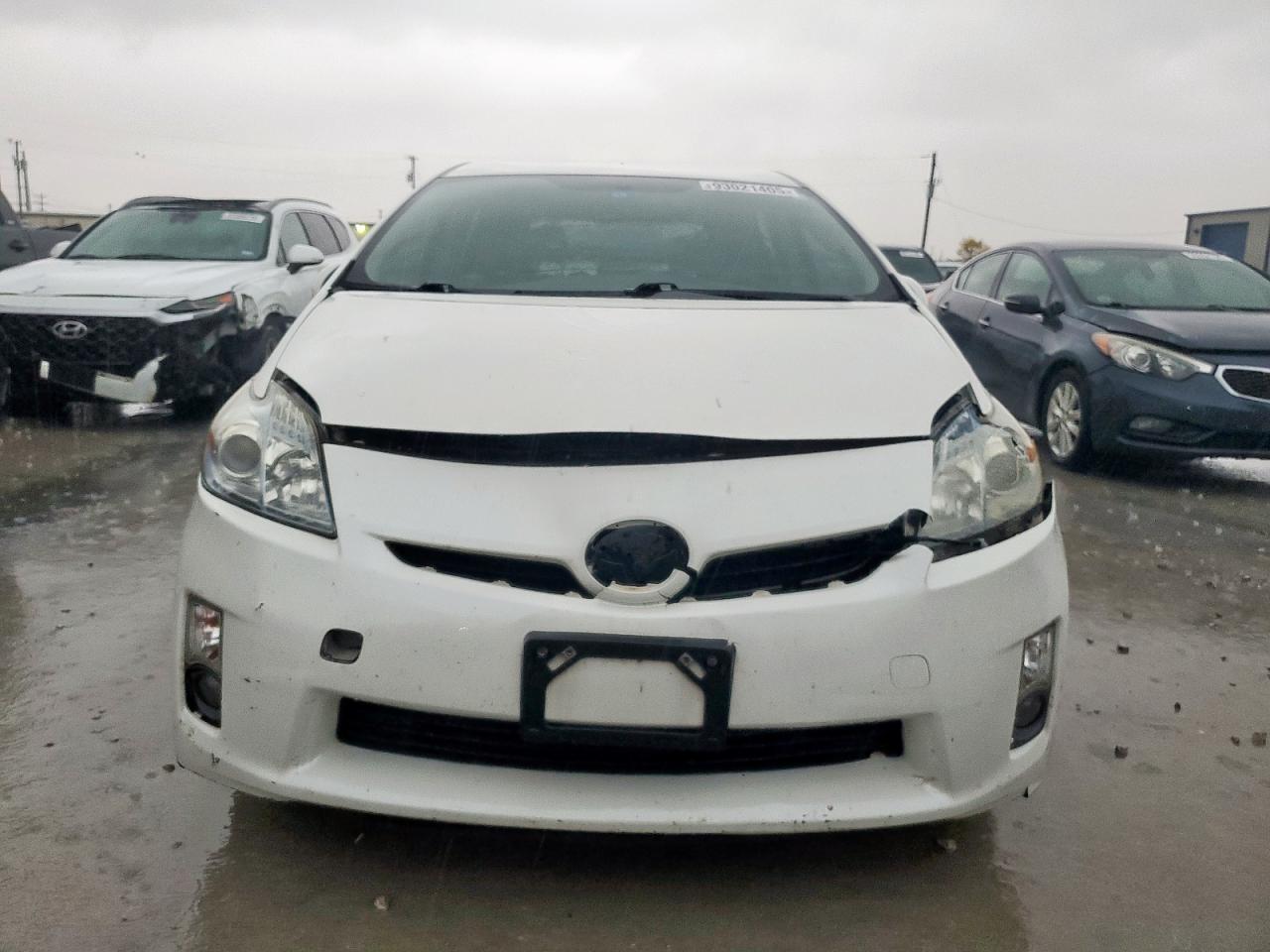 2011 TOYOTA PRIUS photo 13