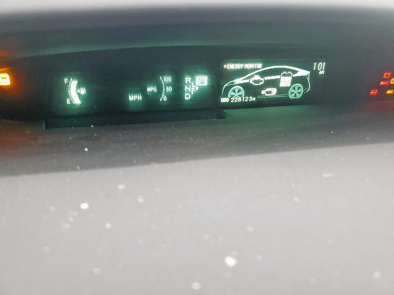 2011 TOYOTA PRIUS photo 25