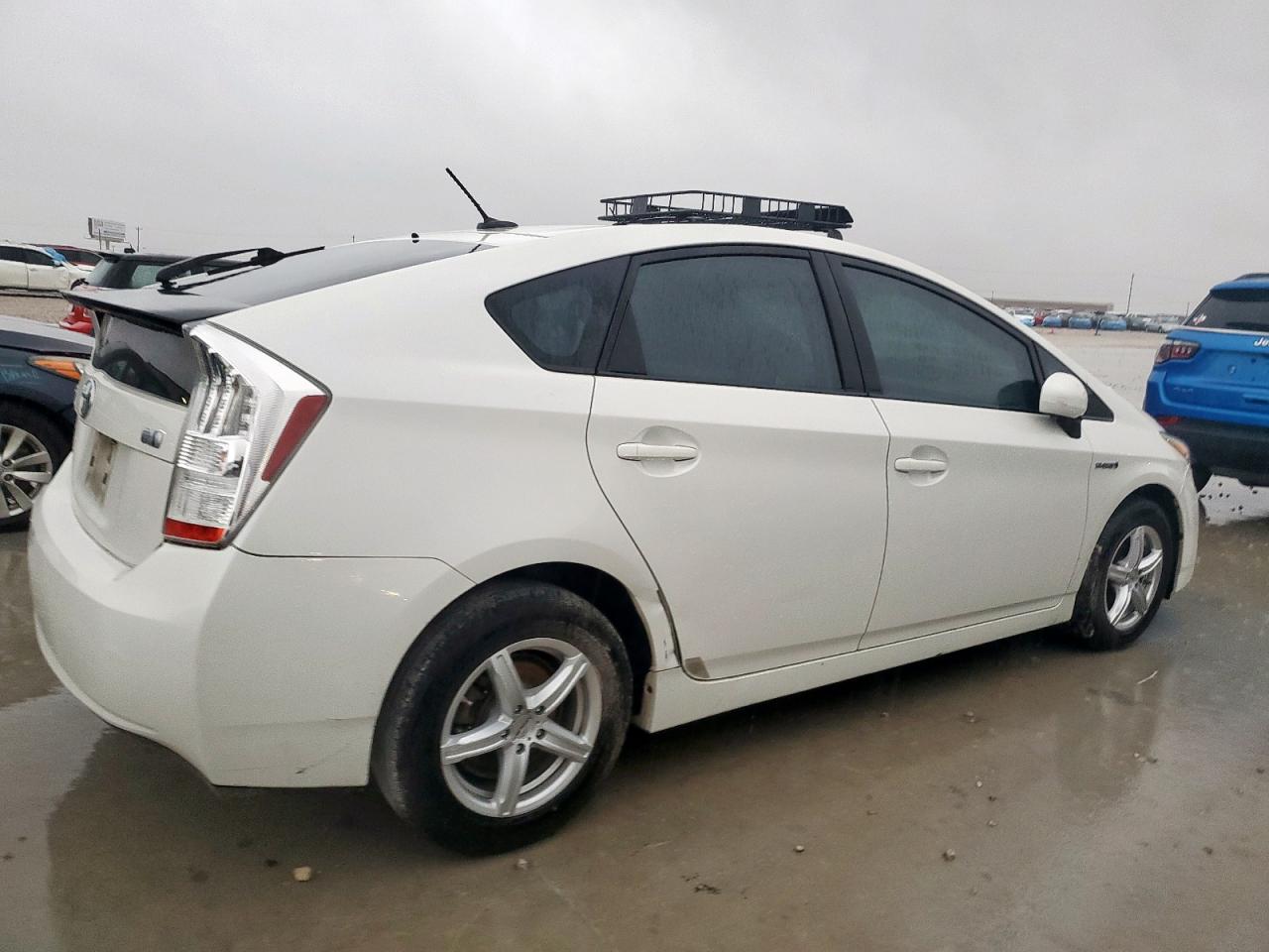 2011 TOYOTA PRIUS photo 7