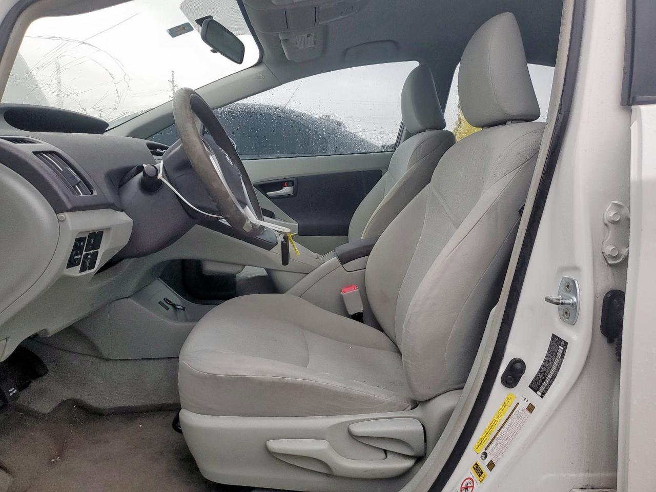 2011 TOYOTA PRIUS photo 19