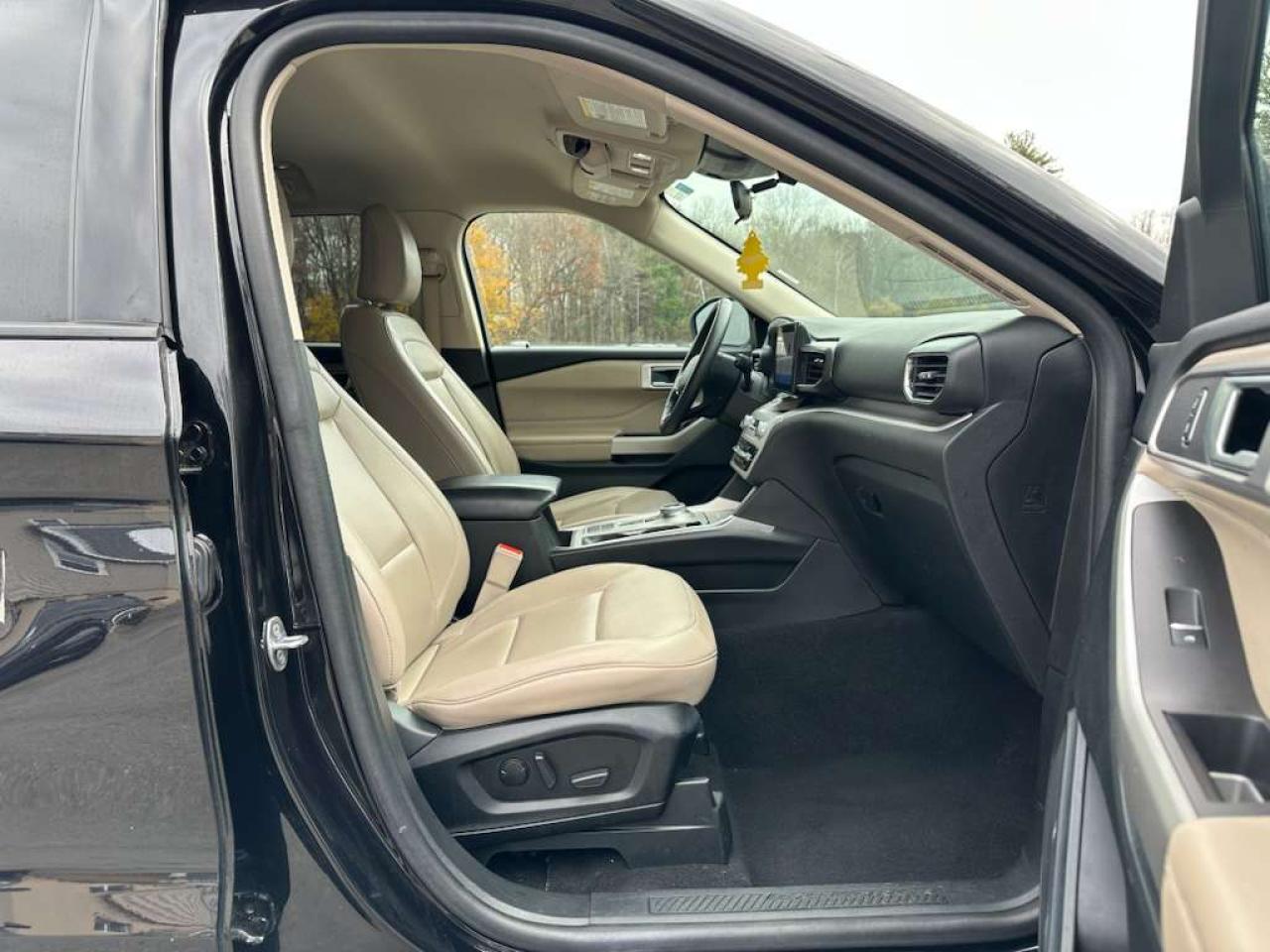 2024 FORD EXPLORER XLT photo 9