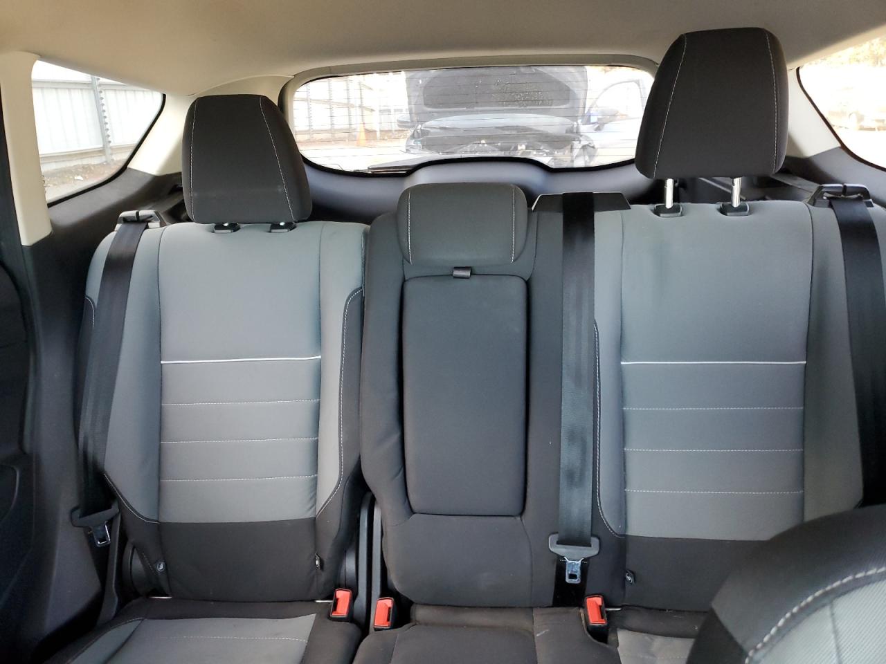 2015 FORD ESCAPE SE photo 28