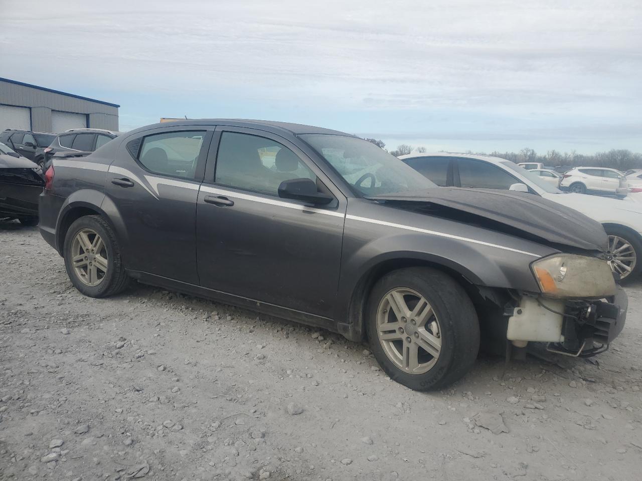 2014 DODGE AVENGER SE photo 4