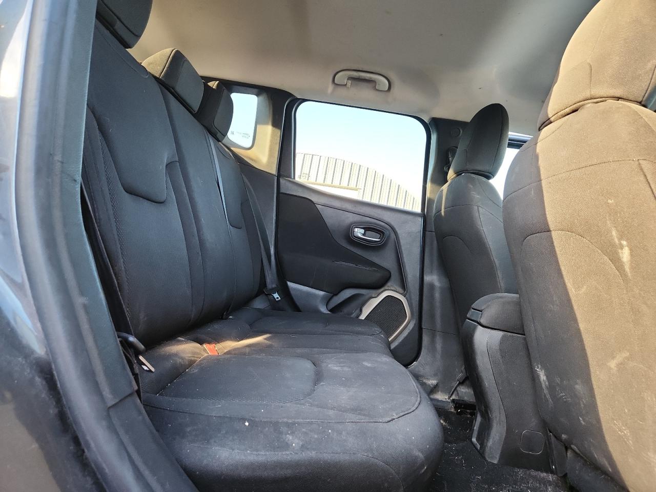 2017 JEEP RENEGADE SPORT photo 19