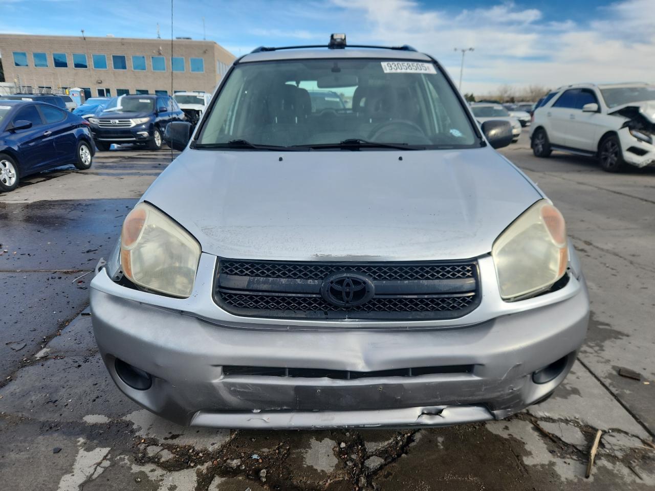 2004 TOYOTA RAV4 photo 9
