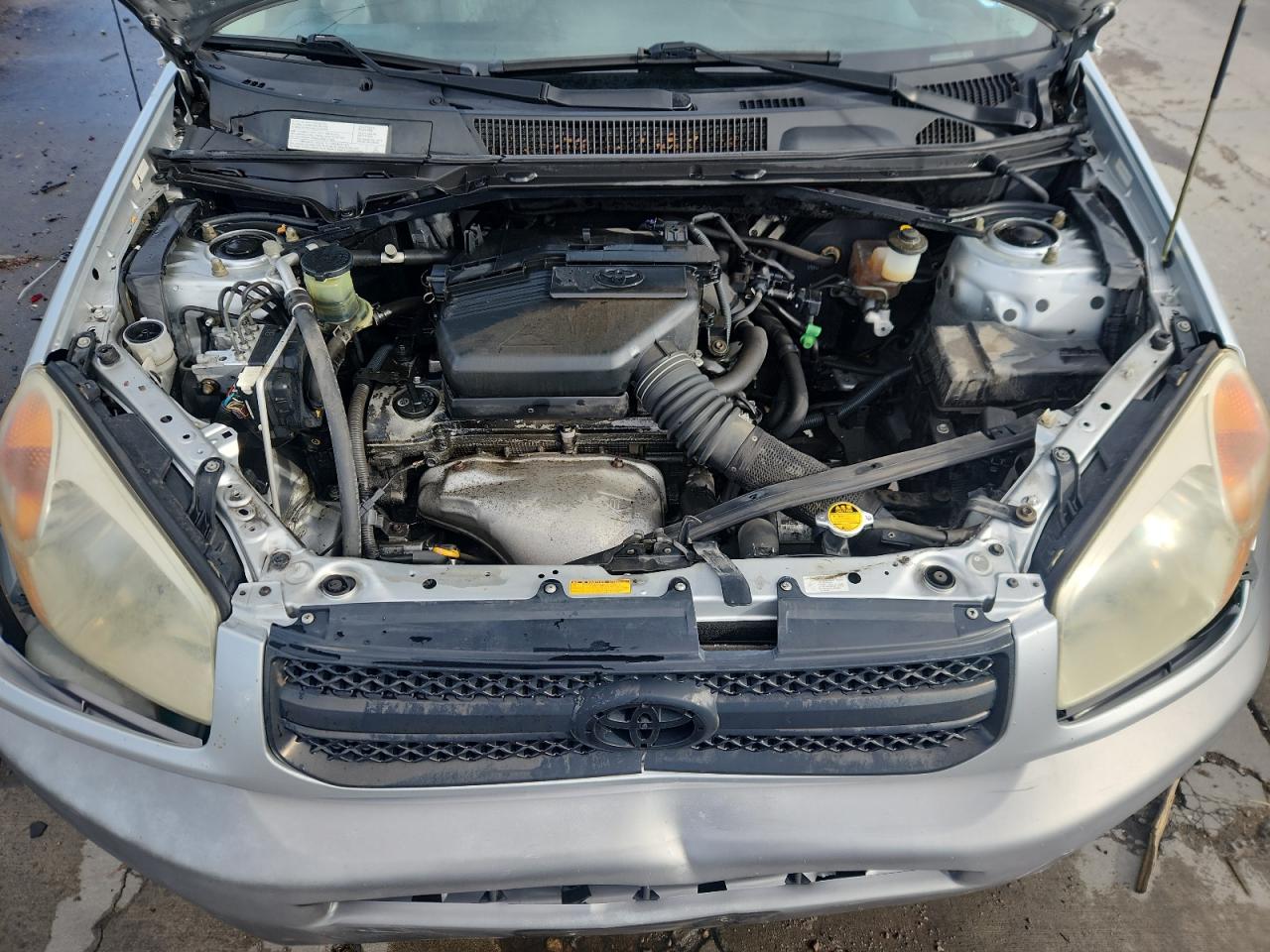 2004 TOYOTA RAV4 photo 23
