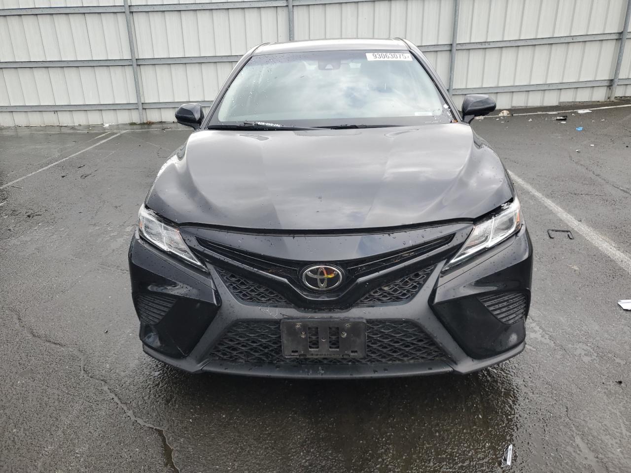 2020 TOYOTA CAMRY SE photo 5