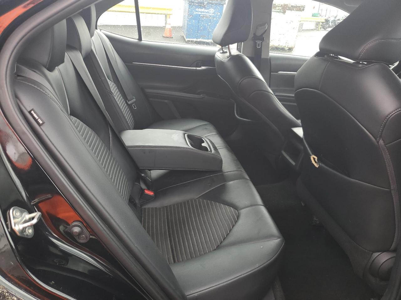 2020 TOYOTA CAMRY SE photo 10