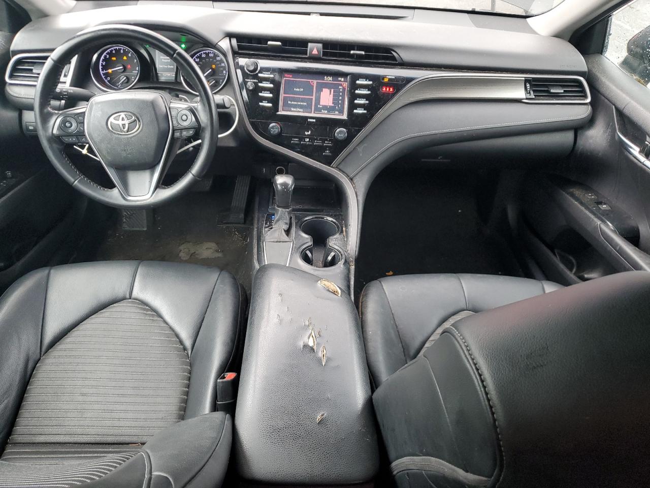 2020 TOYOTA CAMRY SE photo 8