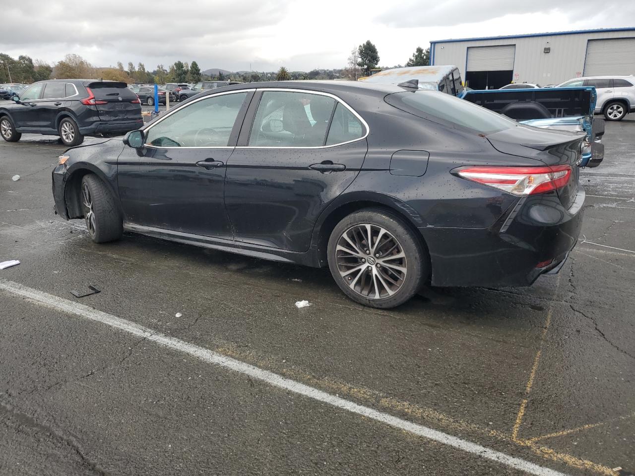2020 TOYOTA CAMRY SE photo 2