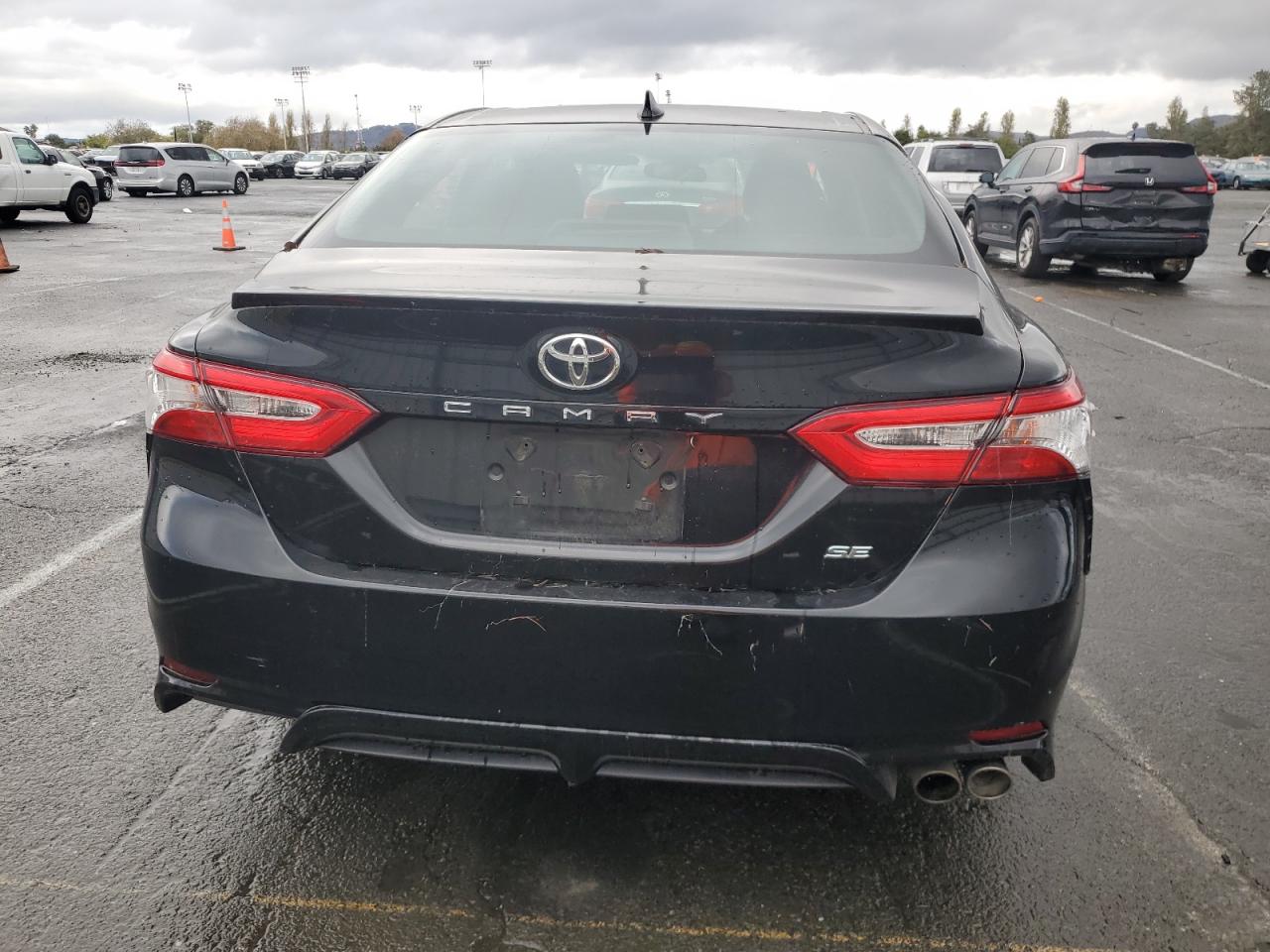 2020 TOYOTA CAMRY SE photo 6
