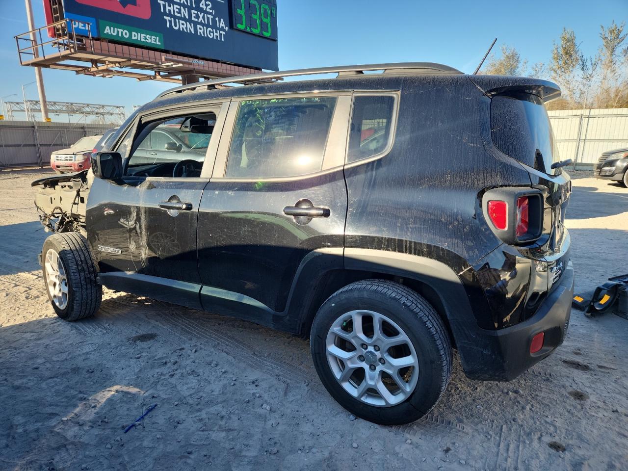 2017 JEEP RENEGADE LATITUDE photo 2