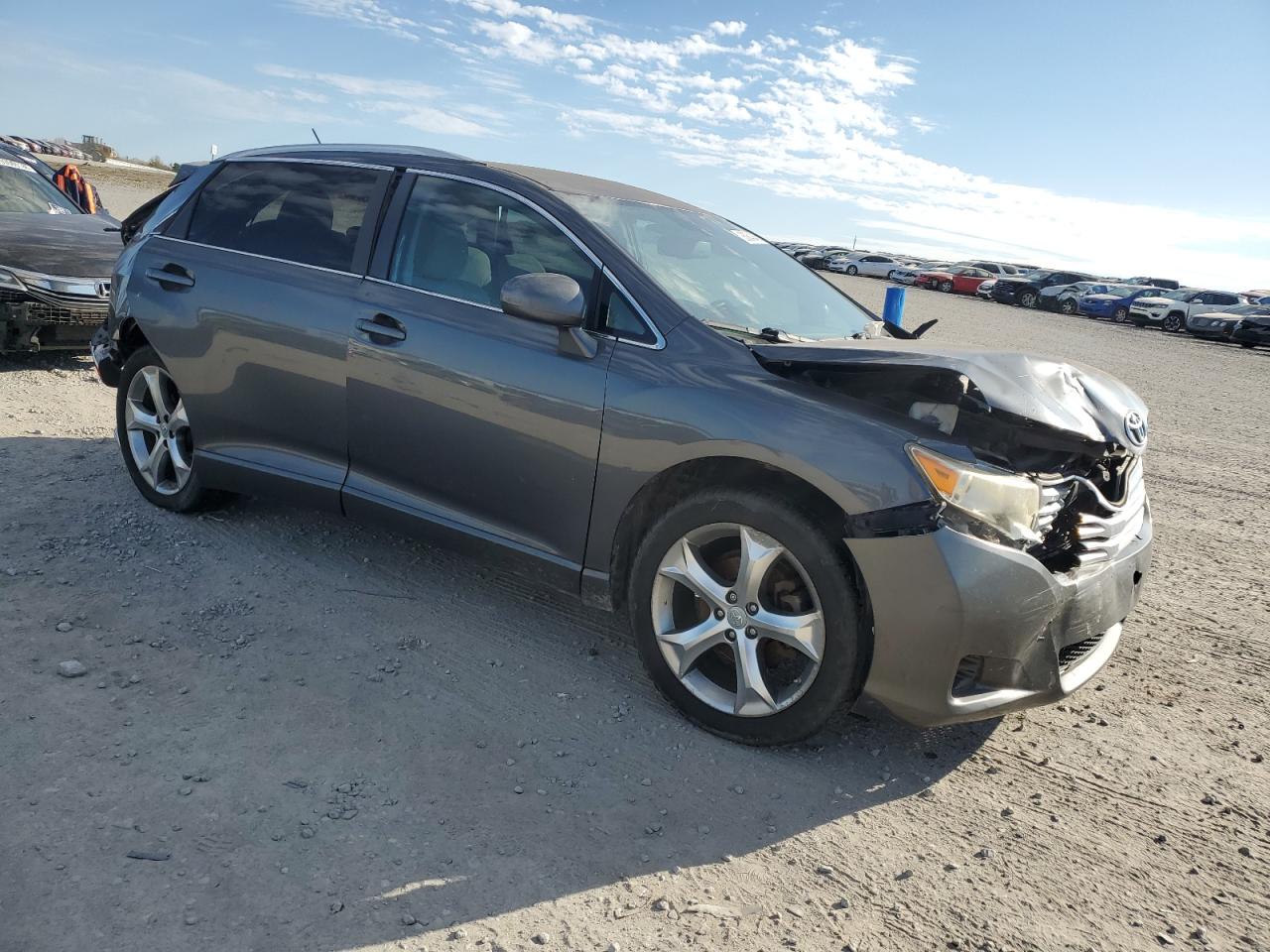 2011 TOYOTA VENZA photo 4