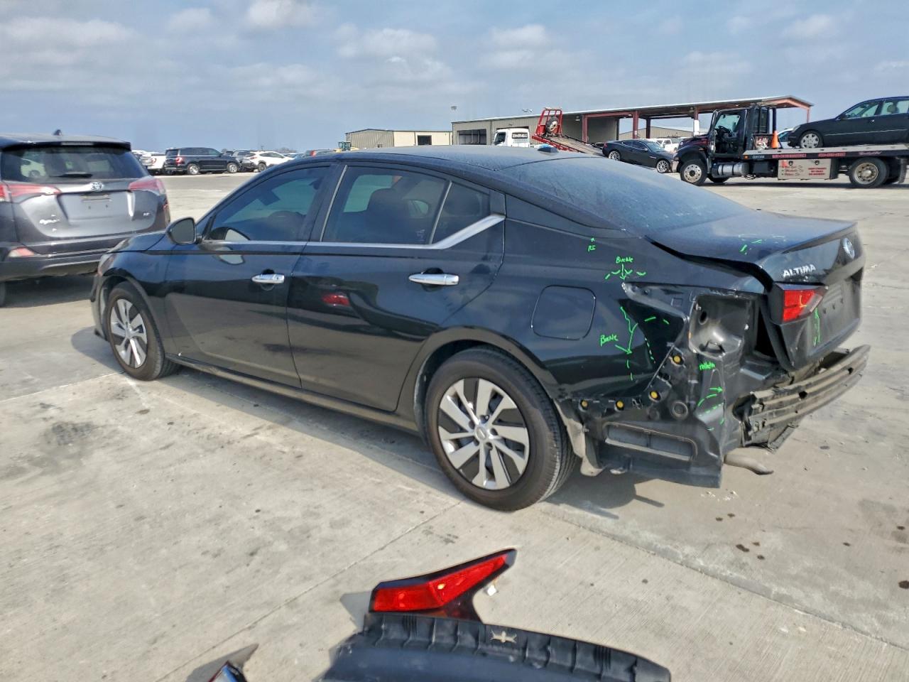 2019 NISSAN ALTIMA S photo 2