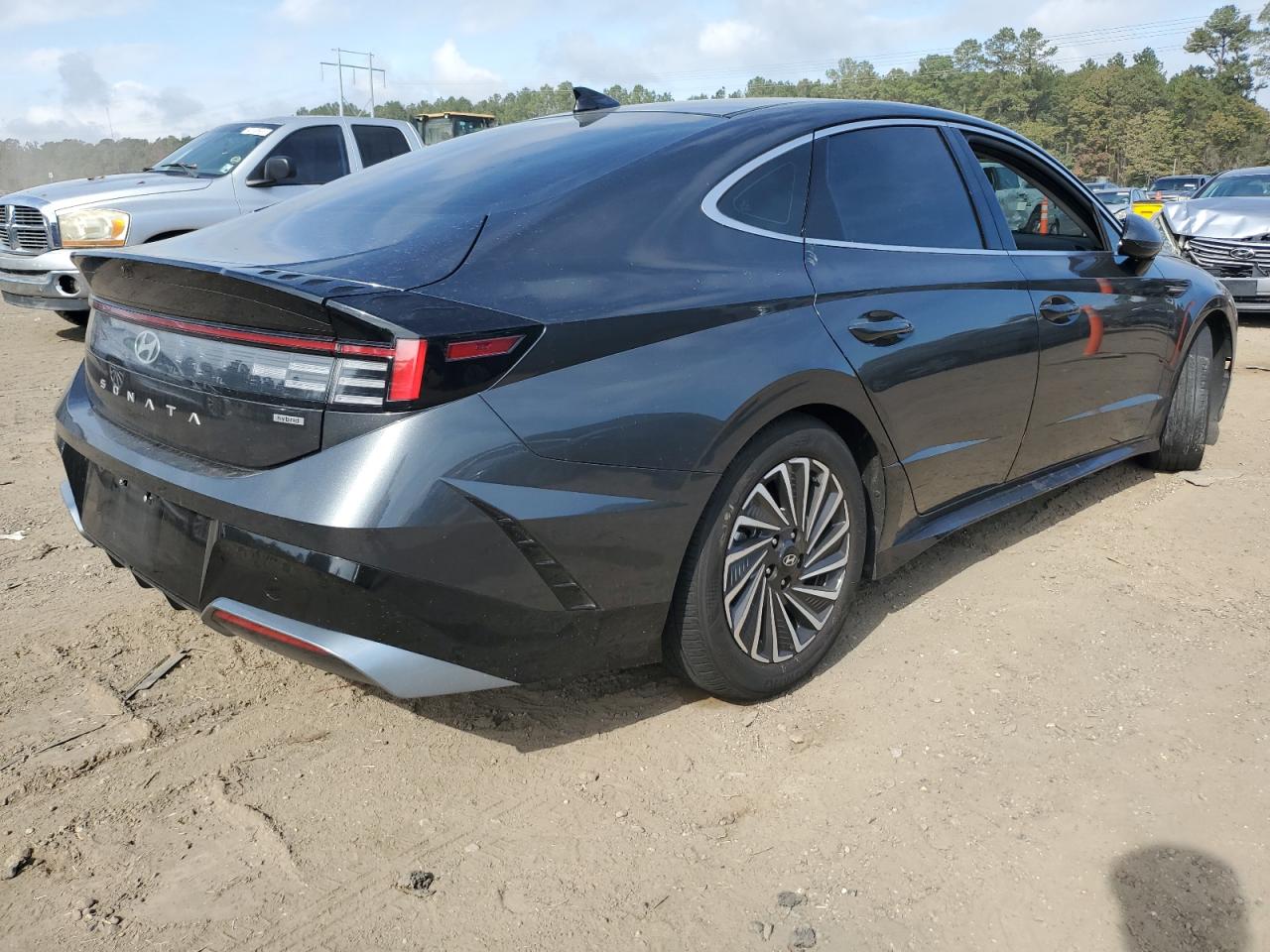 2024 HYUNDAI SONATA HYBRID photo 3