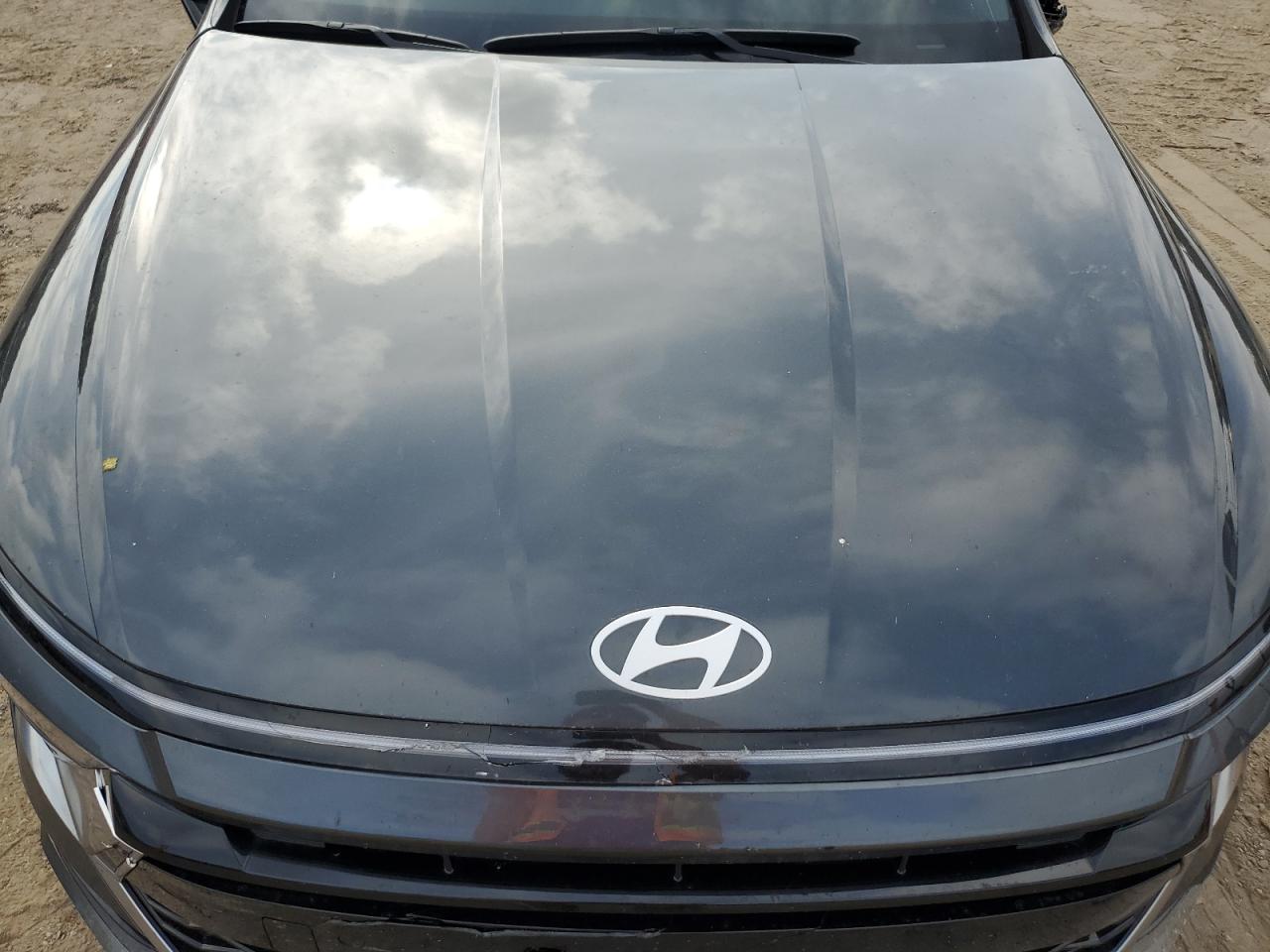 2024 HYUNDAI SONATA HYBRID photo 11